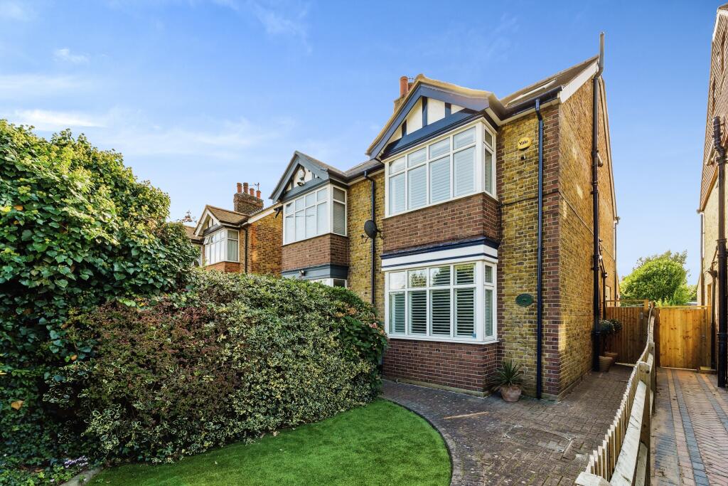 5 bedroom semidetached house for sale in Oxford Road, Uxbridge, UB9