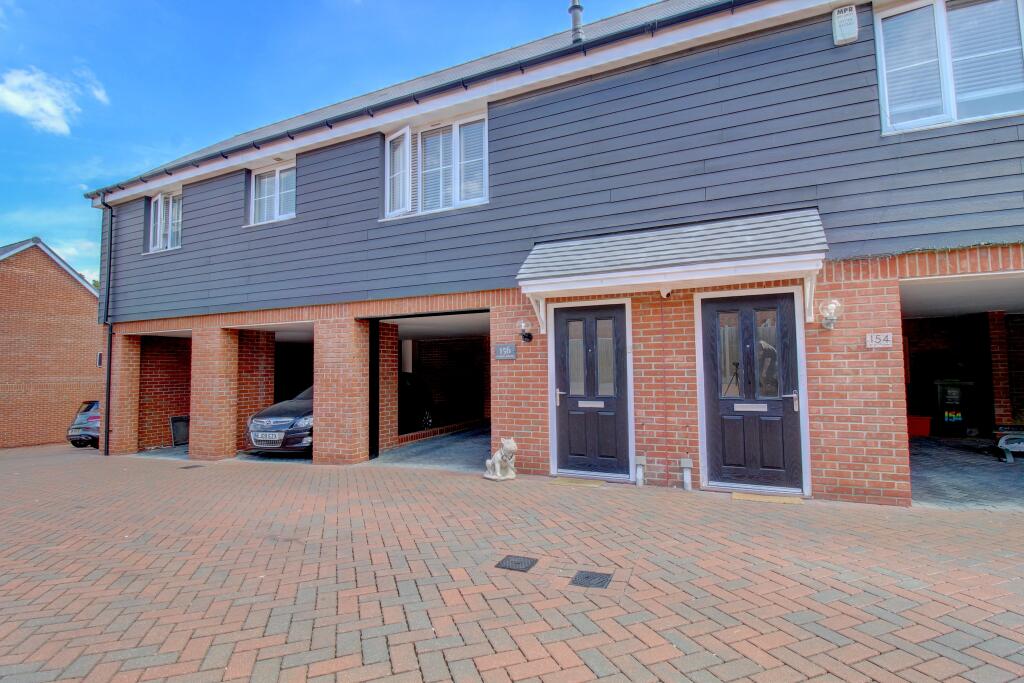 2 bedroom coach house for sale in School Avenue, Basildon, SS15