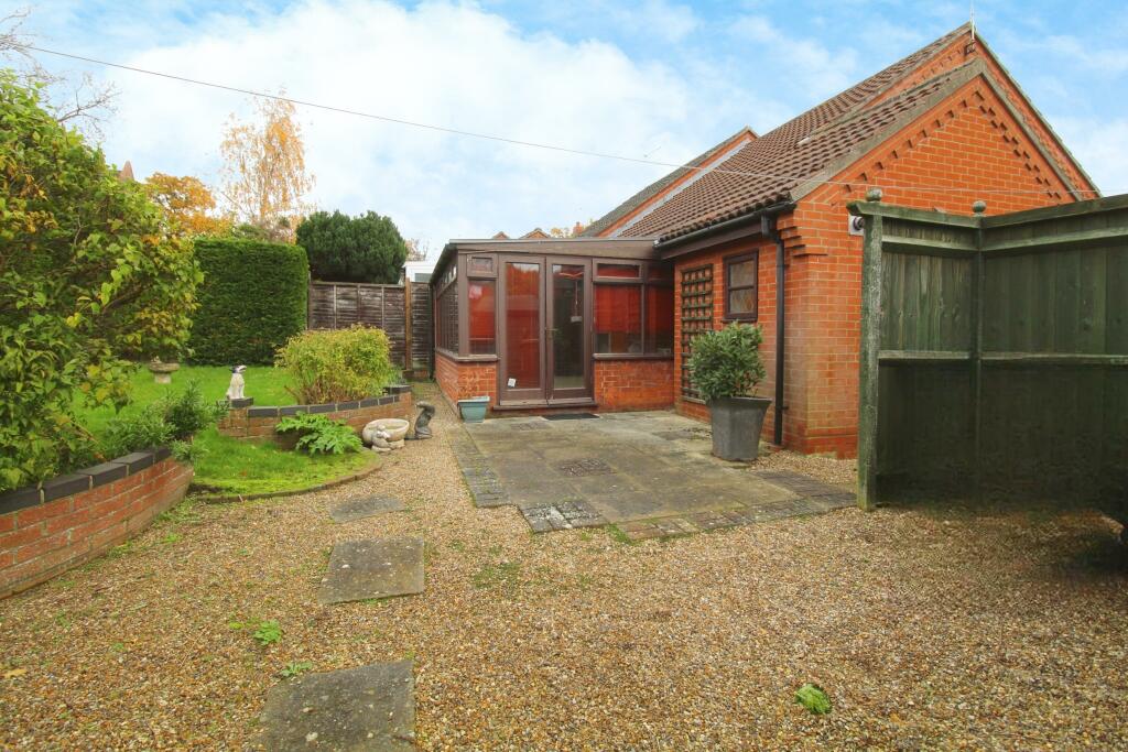 3 bedroom bungalow for sale in Foxglove Close, North Walsham, NR28