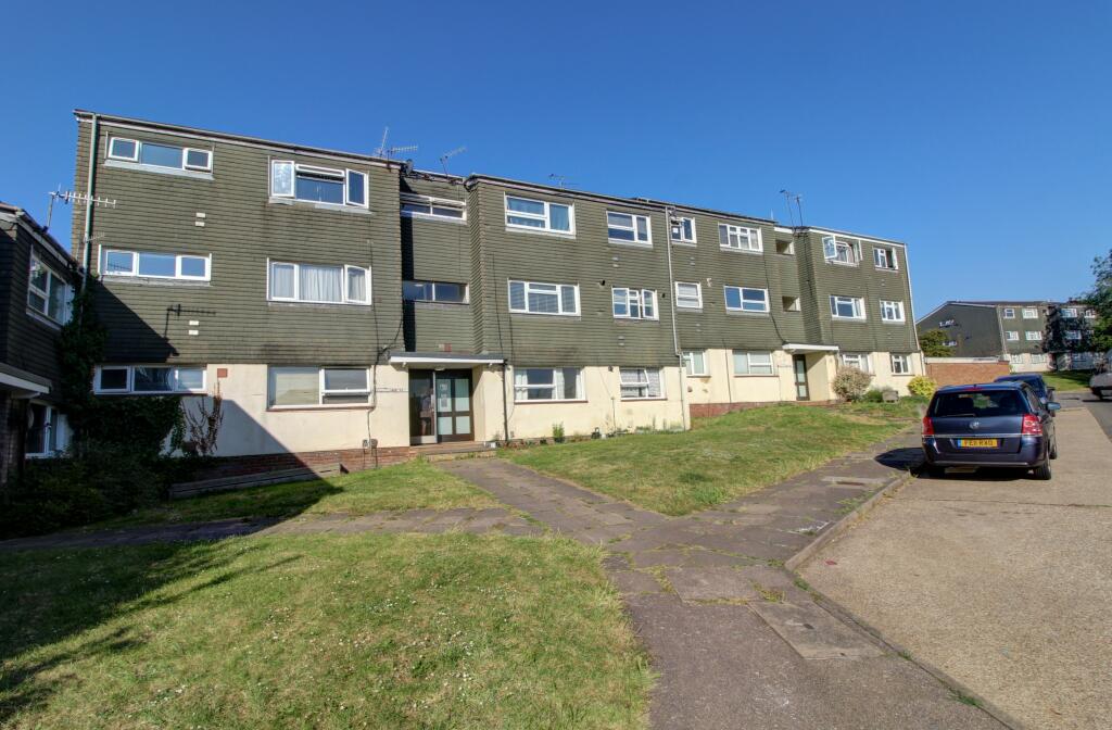 3 bedroom flat for sale in Townsend, Hemel Hempstead, HP2