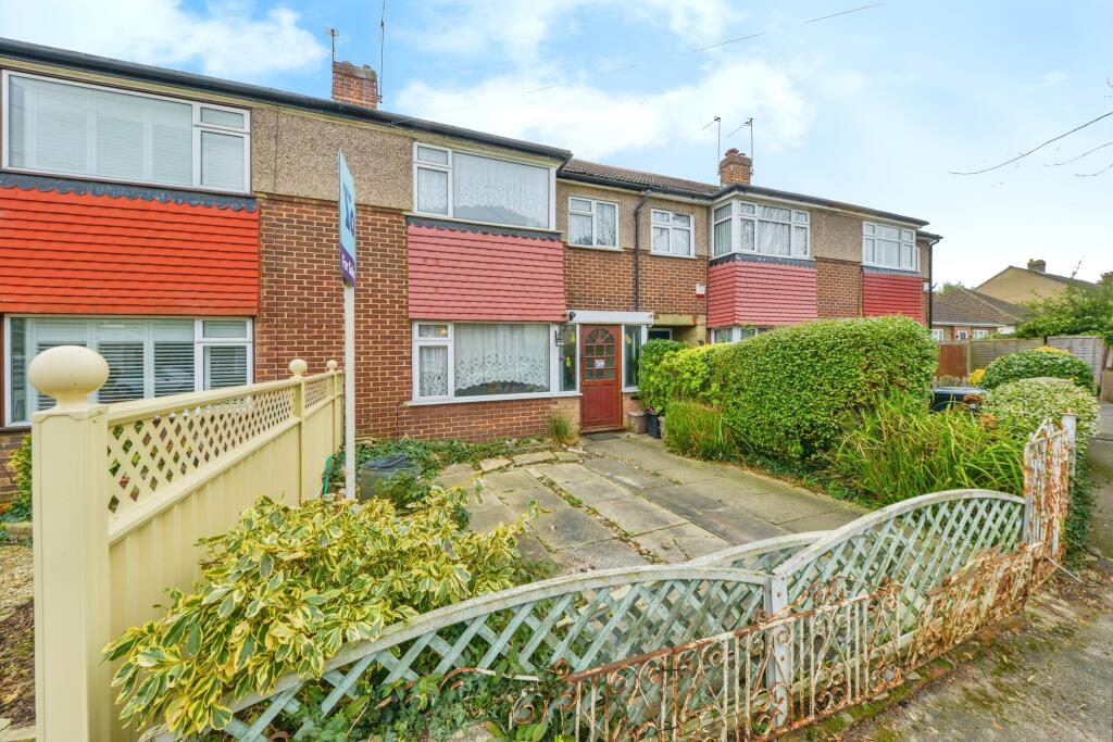 3 bedroom terraced house for sale in Trinity Lane, Waltham Cross, EN8