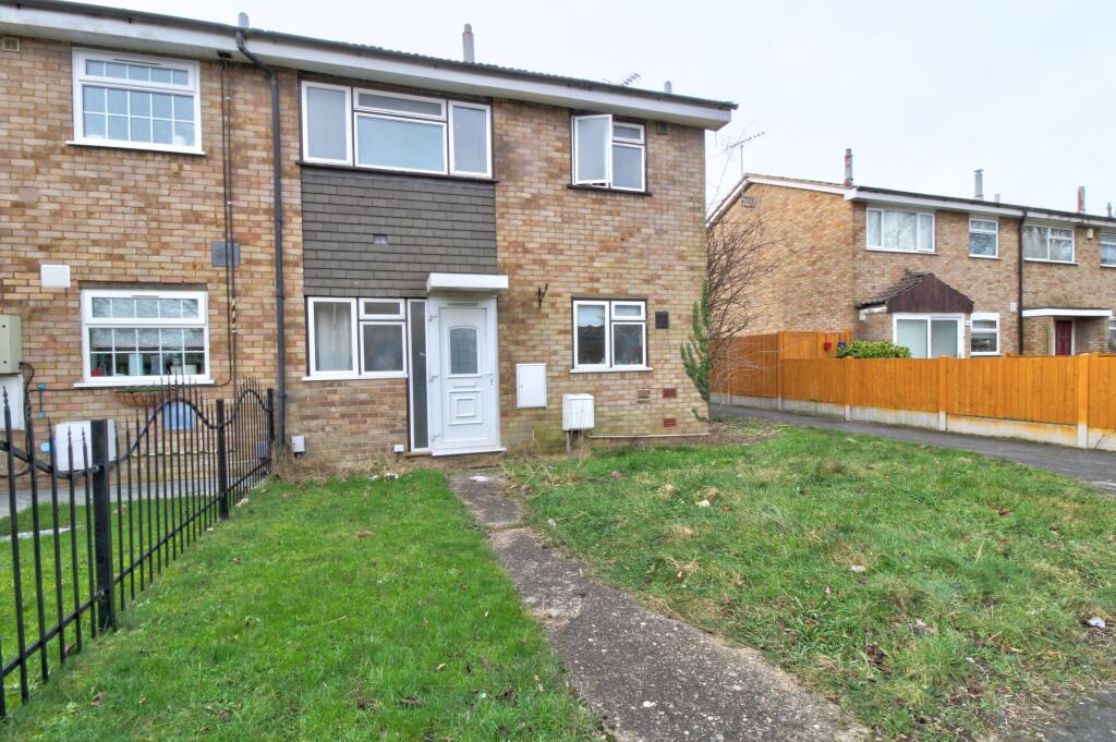 3 bedroom end of terrace house for sale in Grangeway, Dunstable, LU5