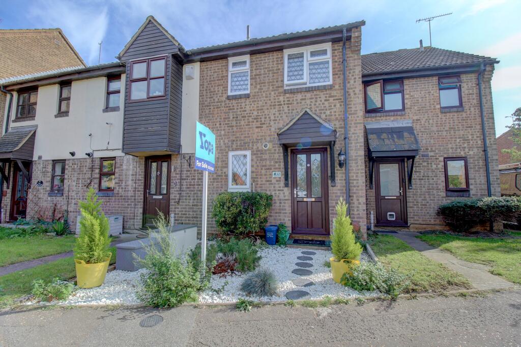 2 bedroom terraced house for sale in Mallards, Southendonsea, SS3