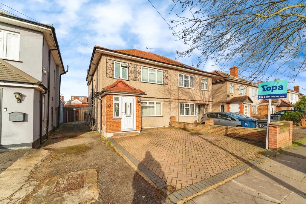 3 bedroom semidetached house for sale in Kingshill Avenue, Northolt, UB5