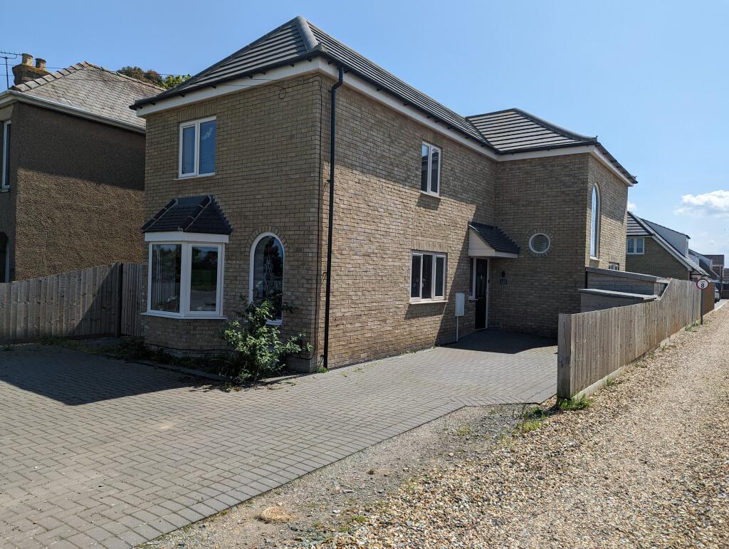 4 bedroom detached house for sale in Estover Road, March, PE15