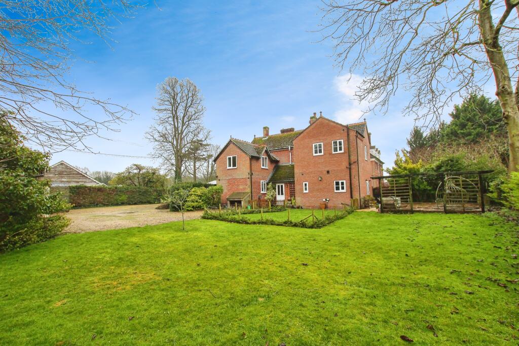 5 bedroom detached house for sale in Lodge Road, Feltwell, IP26