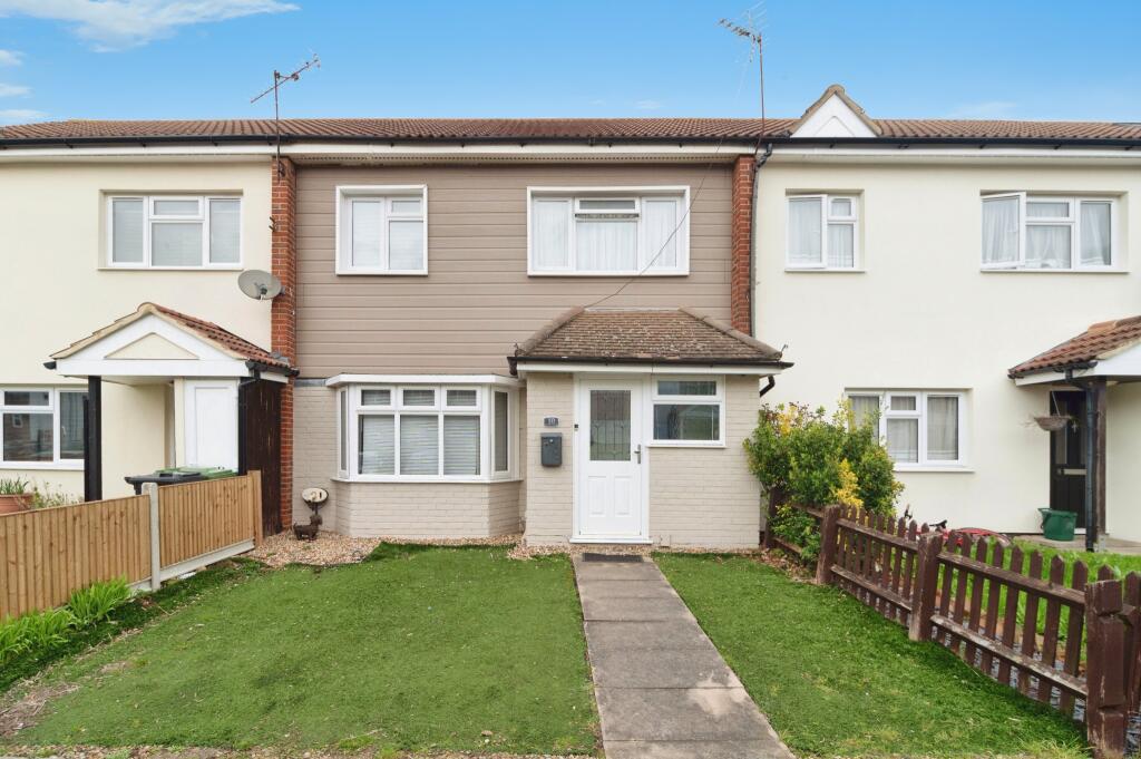 3 bedroom terraced house for sale in Pevensey Close, Basildon, SS13