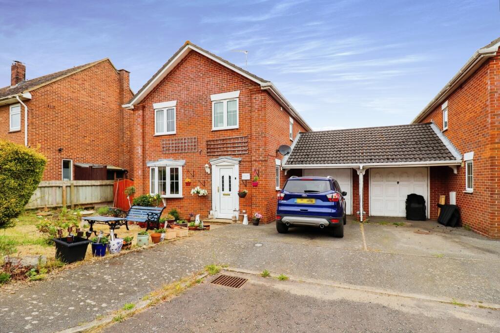 3 bedroom link detached house for sale in Watson Way, Alderton