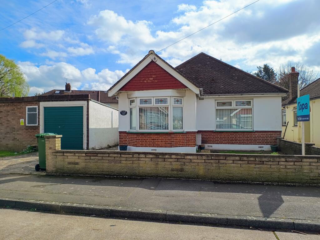 2 Bedroom Detached Bungalow For Sale In Chadville Gardens Chadwell