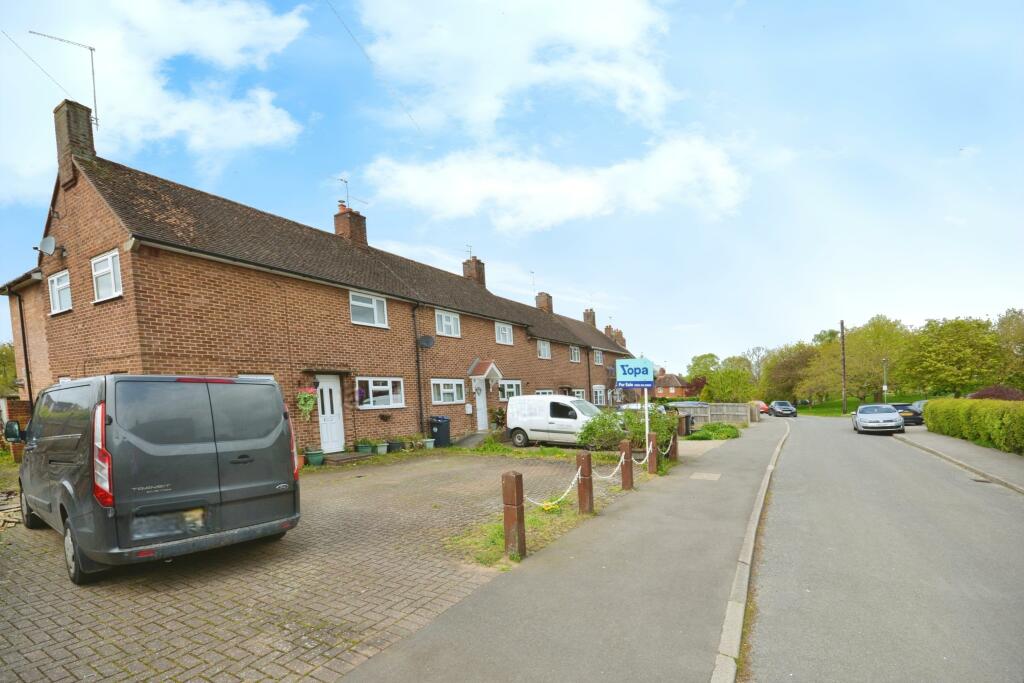 3 bedroom end of terrace house for sale in Rectory Lane, Watton at