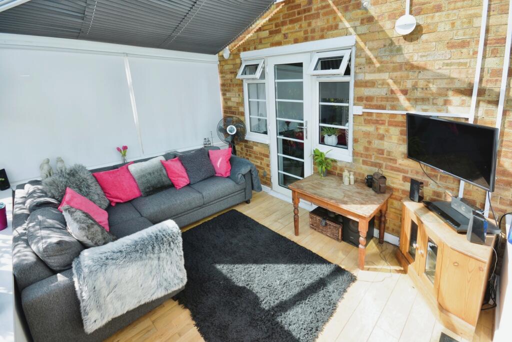 Additional property image - Raymonds Plain, Welwyn Garden City, AL7