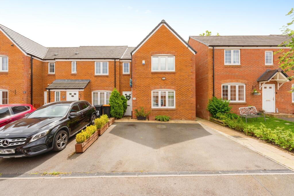 3 bedroom end of terrace house for sale in The Baulk, Dunstable, LU5