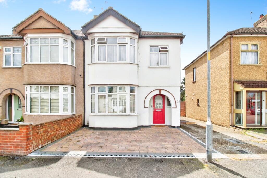 3 bedroom semidetached house for sale in Horace Avenue, Romford, RM7