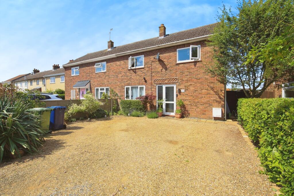 3 bedroom semidetached house for sale in Tithe Road, Chatteris, PE16