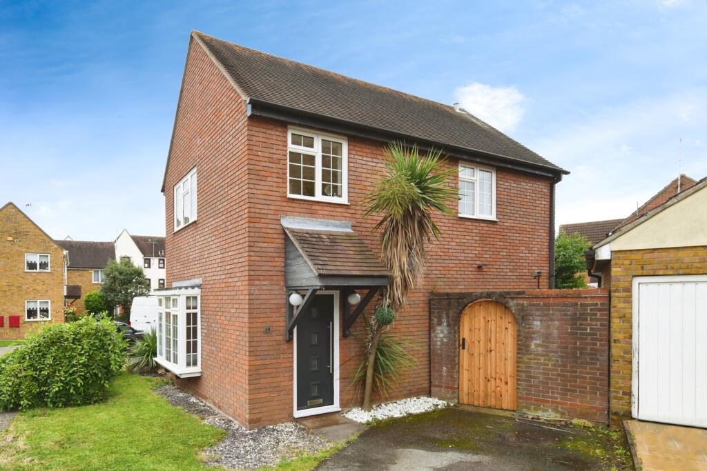Main image of property: Leighlands Road, Chelmsford, CM3