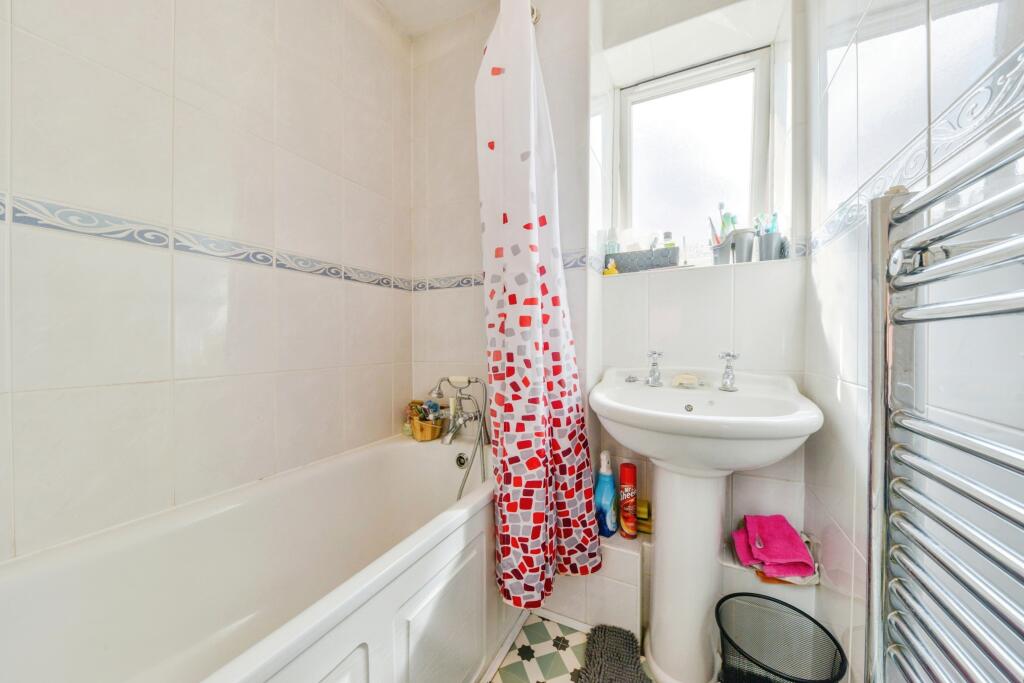 Additional property image - Wellands, Hatfield, AL10