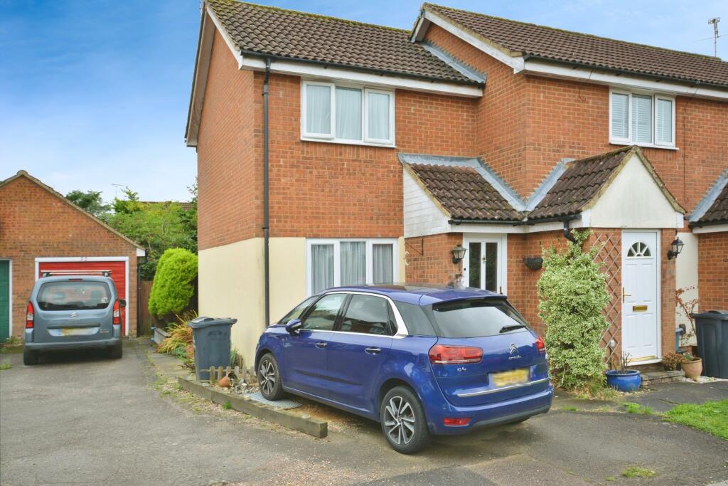 1 bedroom property for sale in Conifer Walk, Stevenage, SG2