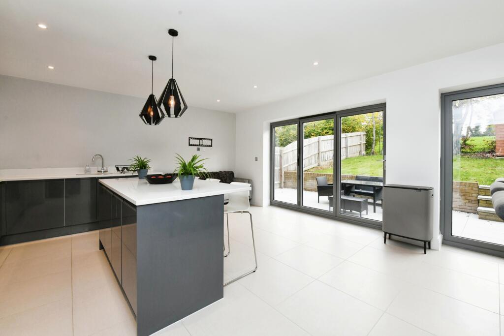 Additional property image - Chantry Gardens, Harlow, CM17