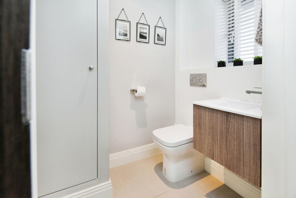 Additional property image - Chantry Gardens, Harlow, CM17