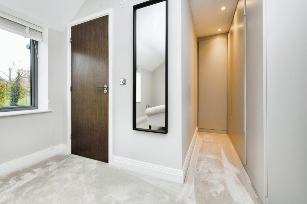 Additional property image - Chantry Gardens, Harlow, CM17