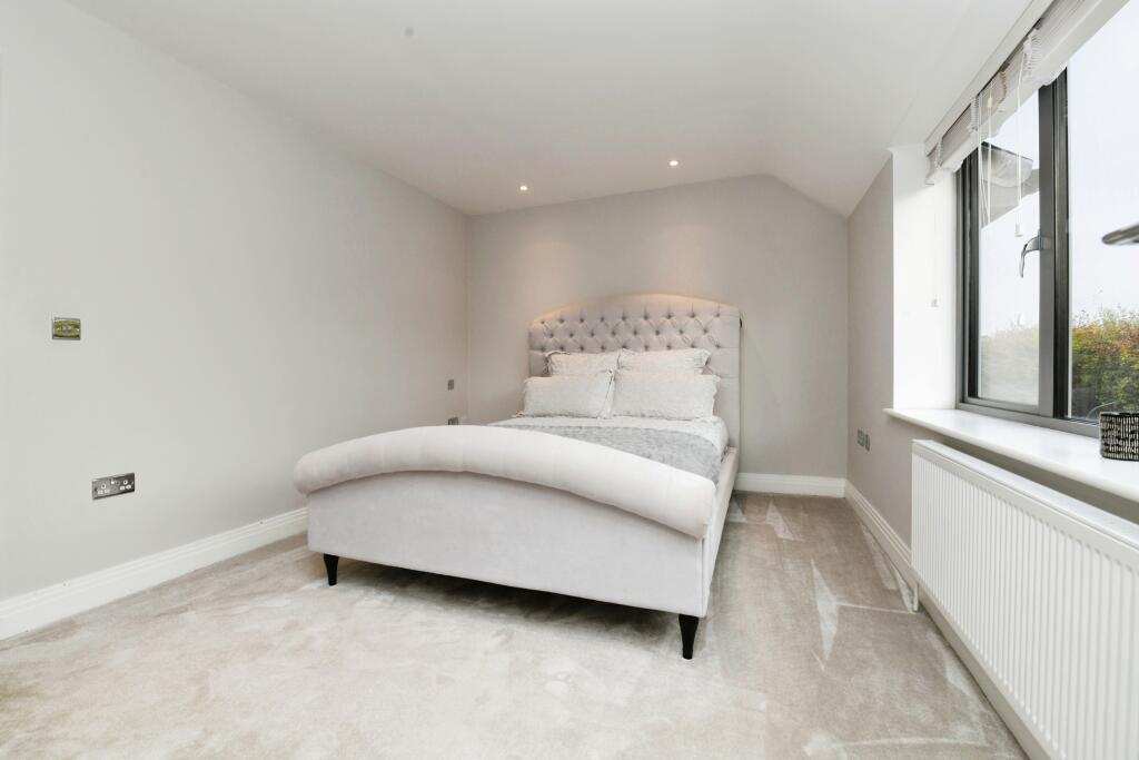 Additional property image - Chantry Gardens, Harlow, CM17