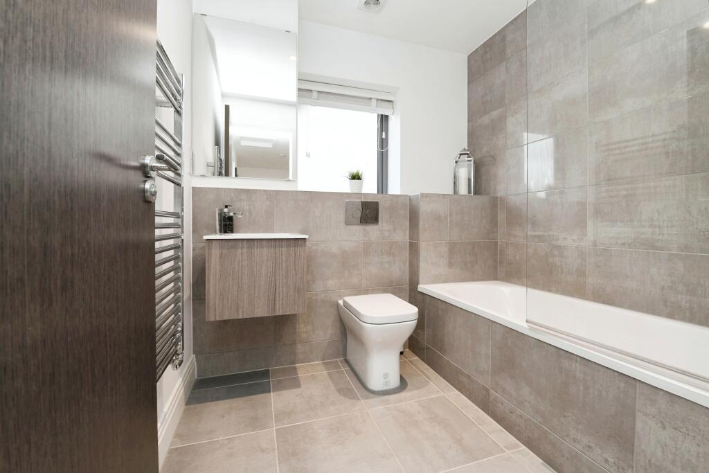 Additional property image - Chantry Gardens, Harlow, CM17