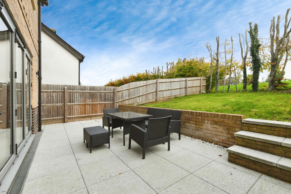 Additional property image - Chantry Gardens, Harlow, CM17