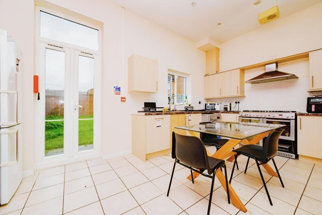 Additional property image - Mosquito Way, Hatfield, AL10