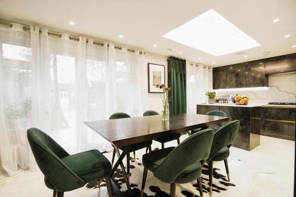Main image of property: Carve Ley, Welwyn Garden City, AL7