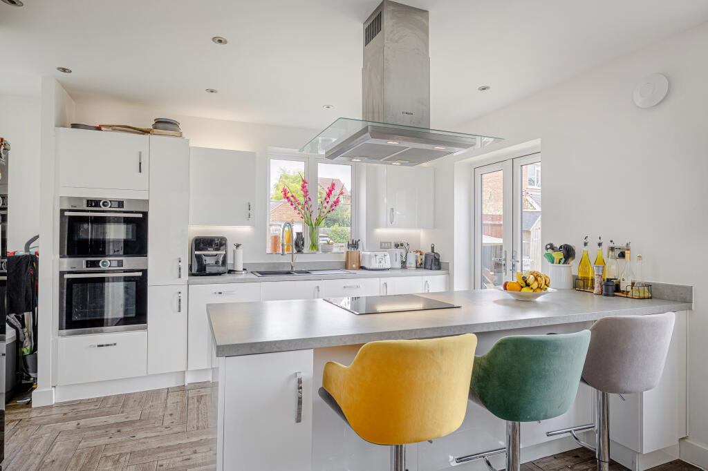 Additional property image - Nuthatch Place, Stansted, CM24