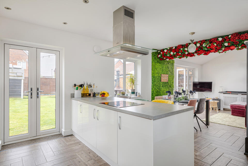 Additional property image - Nuthatch Place, Stansted, CM24