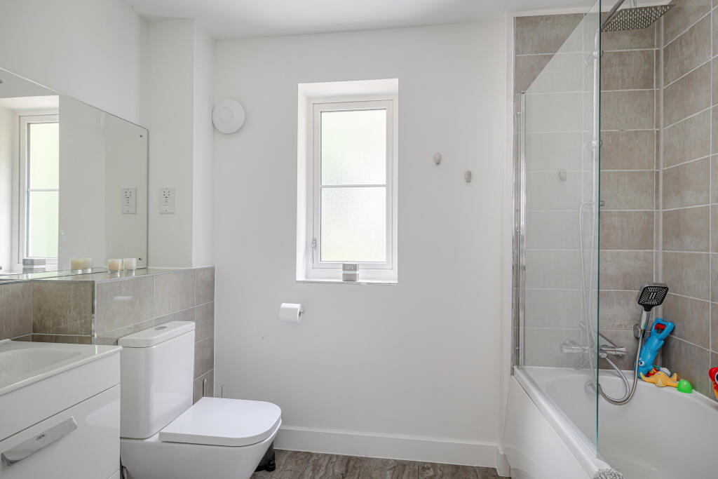 Additional property image - Nuthatch Place, Stansted, CM24