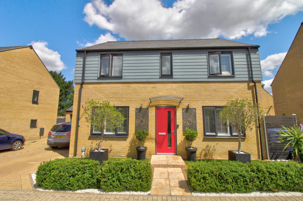 Main image of property: Elvedon Close, Ipswich, IP3