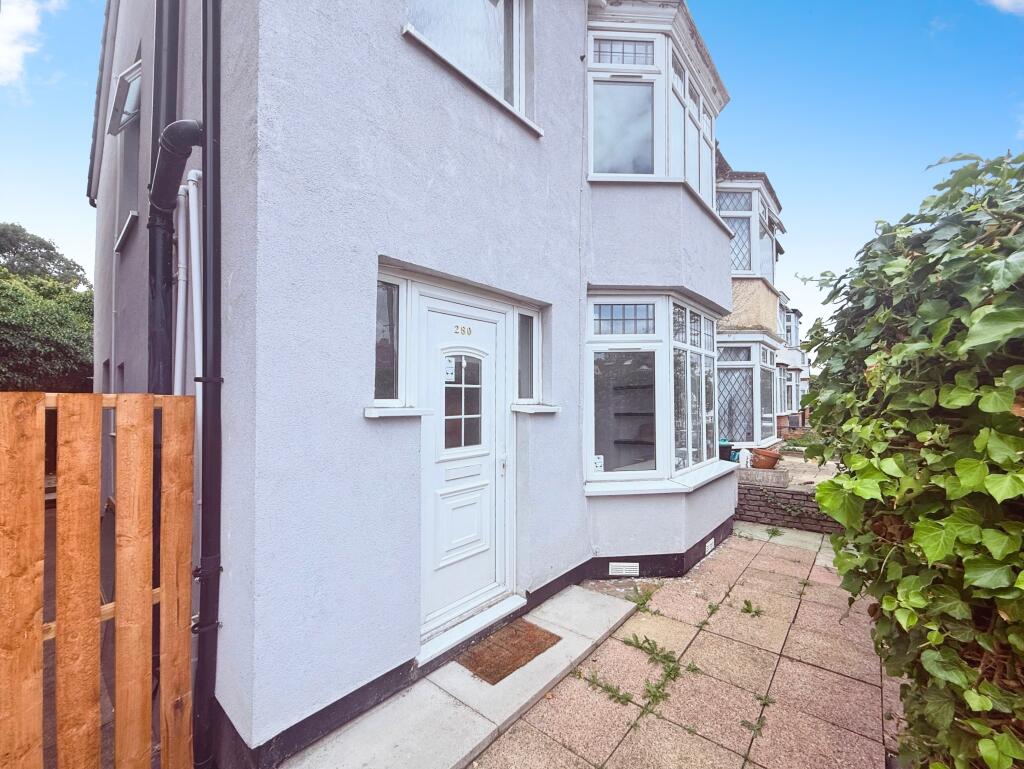 Main image of property: Park Street, Luton, LU1