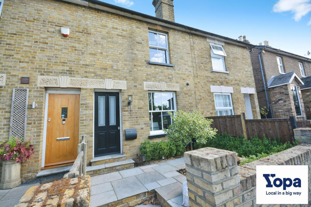 Main image of property: Lord Street, Hoddesdon, EN11