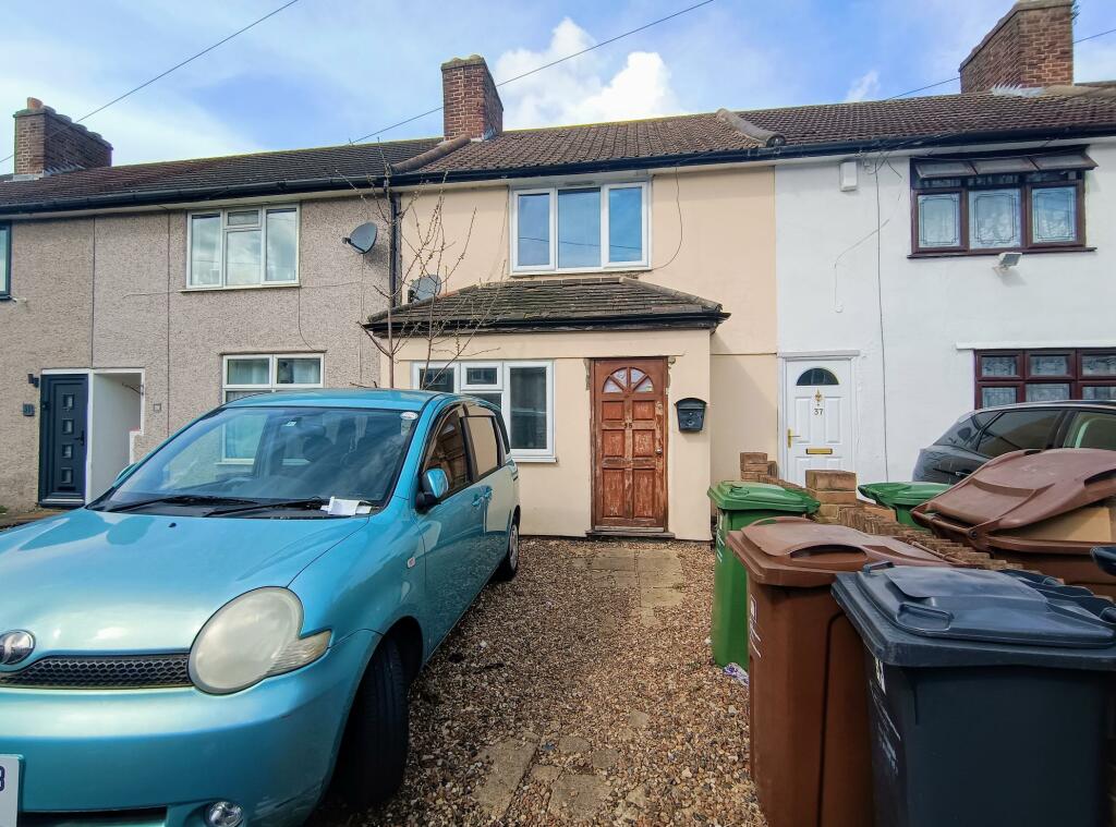 2 bedroom terraced house for sale in Harris Road, Dagenham, RM9