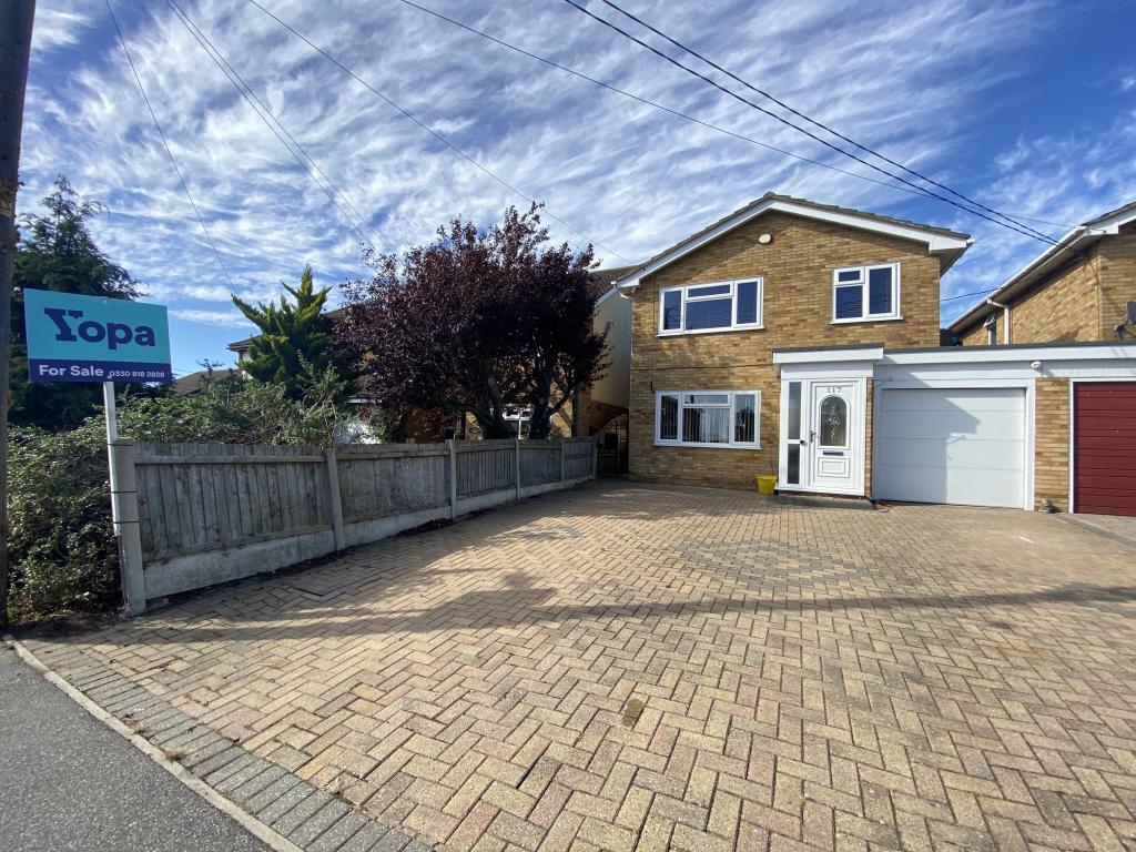 4 bedroom detached house for sale in Oakfield Road, Benfleet, SS7