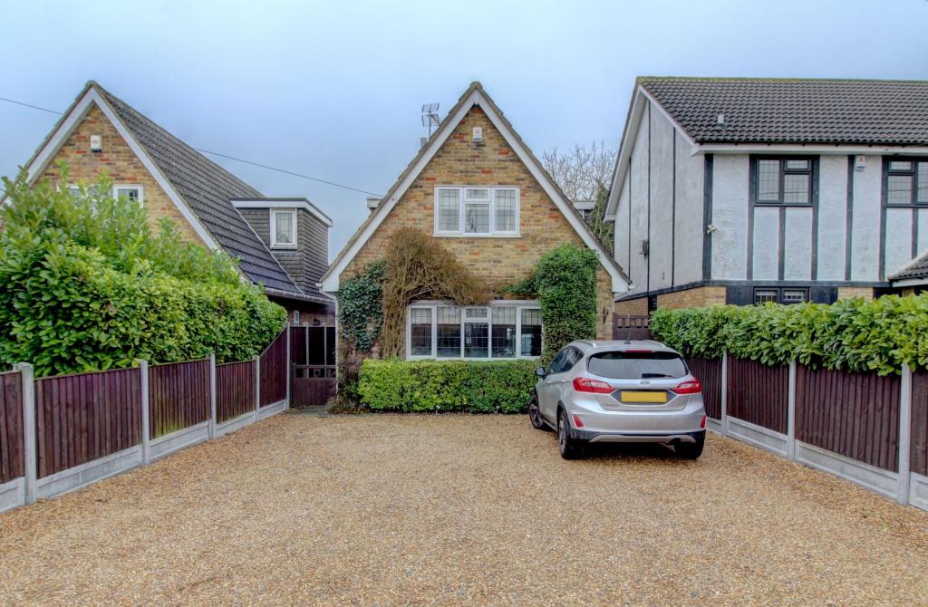 3 bedroom detached house for sale in Brentwood Road, Ingrave, Brentwood