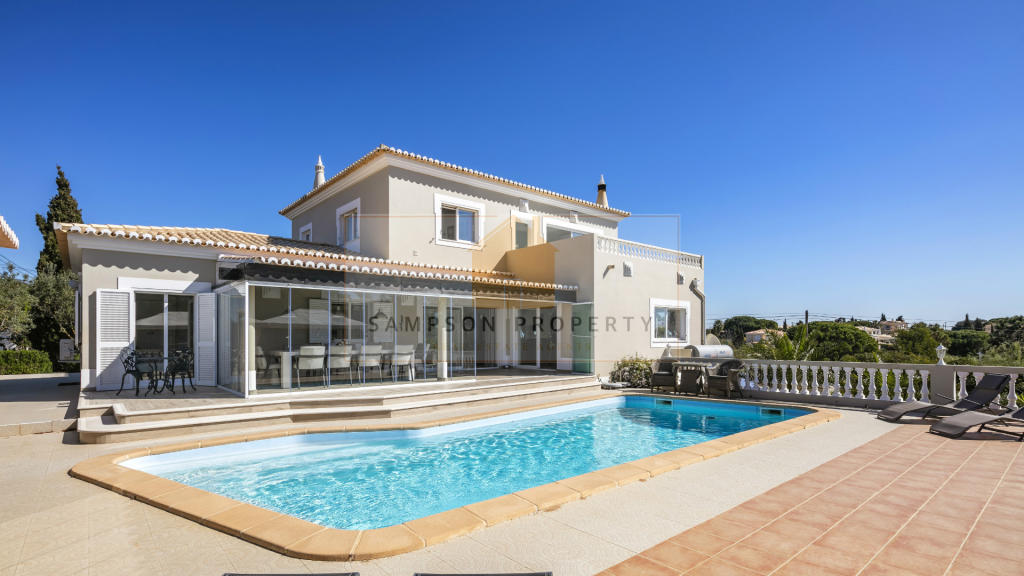 4 bedroom house for sale in Carvoeiro, Algarve, Portugal