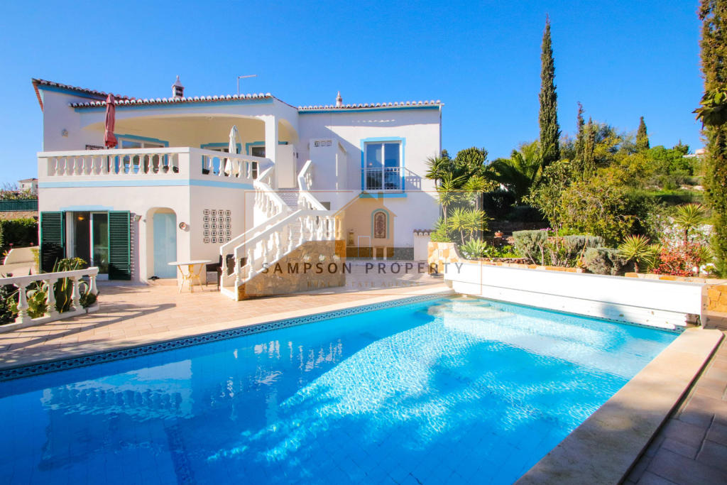 3 bedroom house for sale in Carvoeiro, Algarve, Portugal