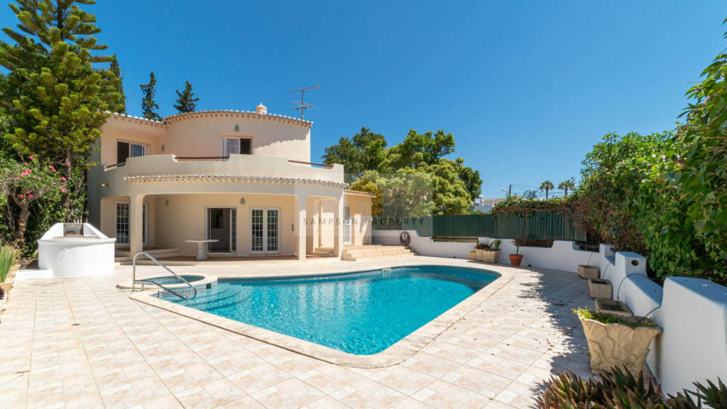 4 bedroom house for sale in Carvoeiro, Algarve, Portugal