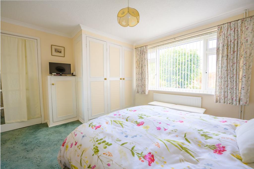 3 bedroom bungalow for sale in Berryland, Hawthorne Lane, RossonWye, HR9