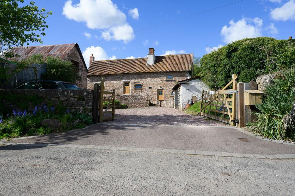 4 bedroom character property for sale in Moor Court, Bridstow, Rosson