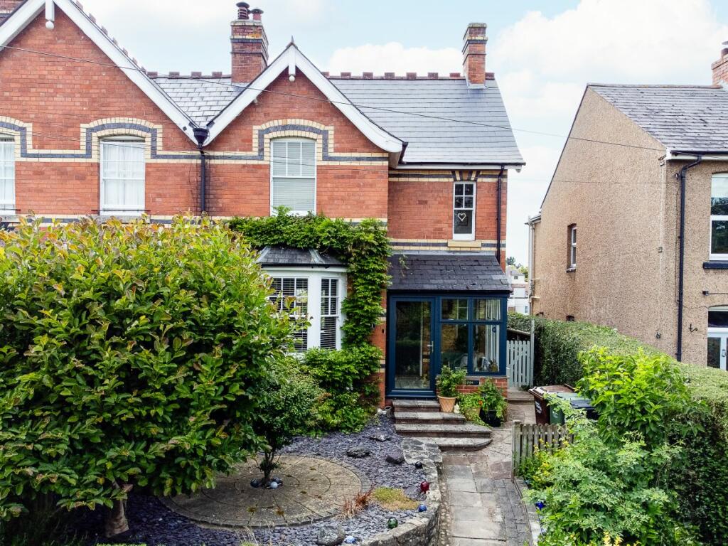 3 bedroom character property for sale in Hillfield Villas, RossonWye, HR9
