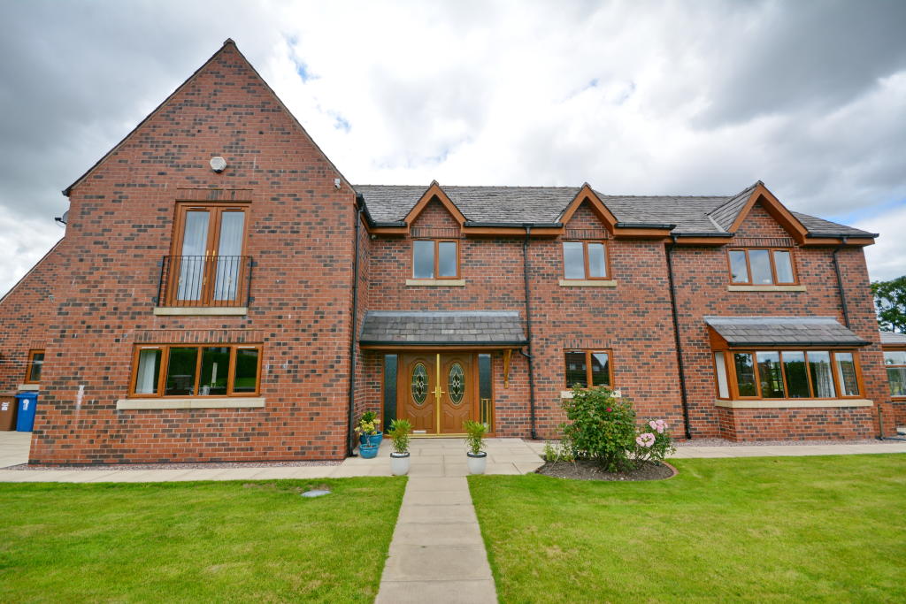 5 bedroom house for sale in Lily Farm Croft, WN4