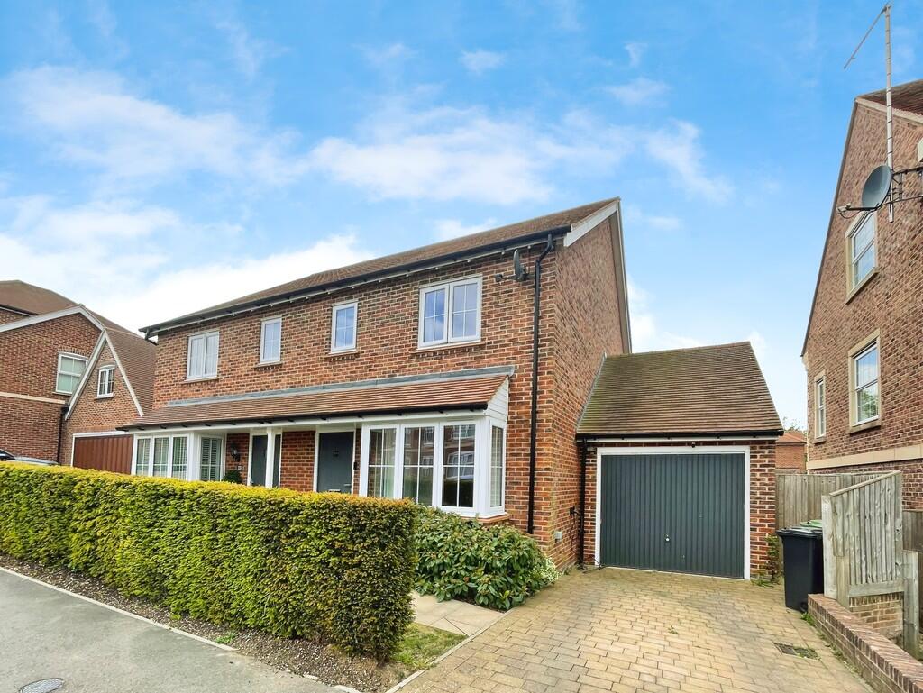 Main image of property: Murano Drive, Chineham
