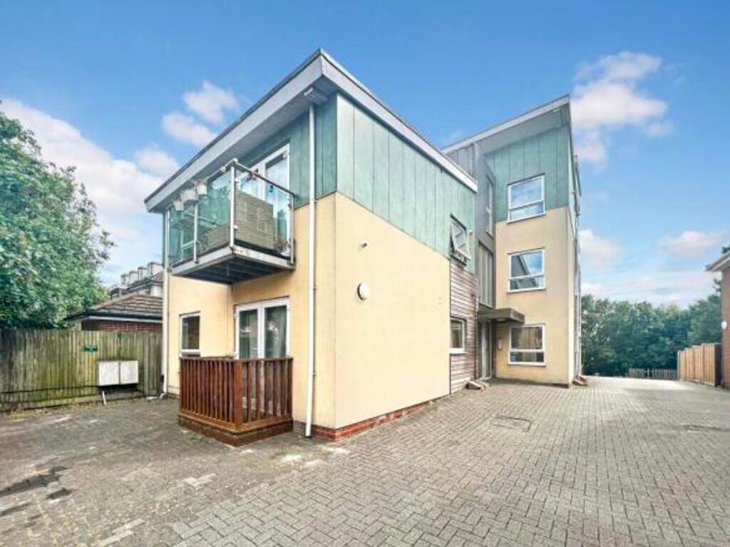 Main image of property: Millbrook Road East, Southampton, SO15