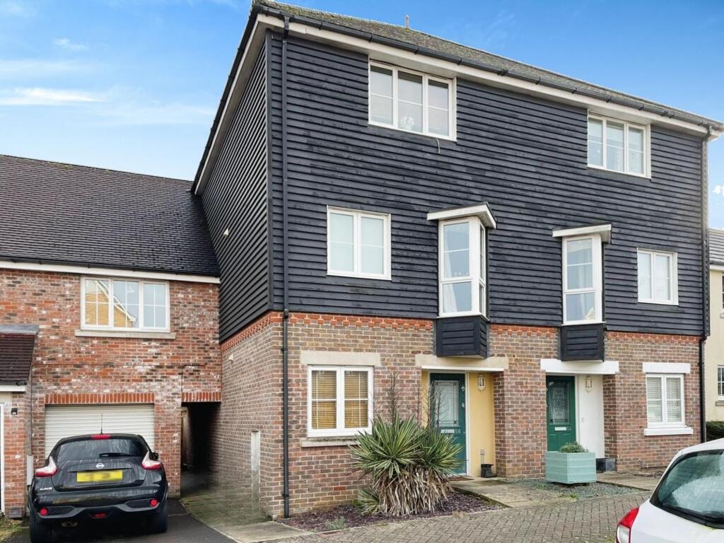 Main image of property: Richards Field, Chineham, RG24