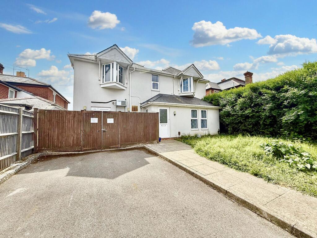 Main image of property: St. Johns Road, Hedge End, SO30