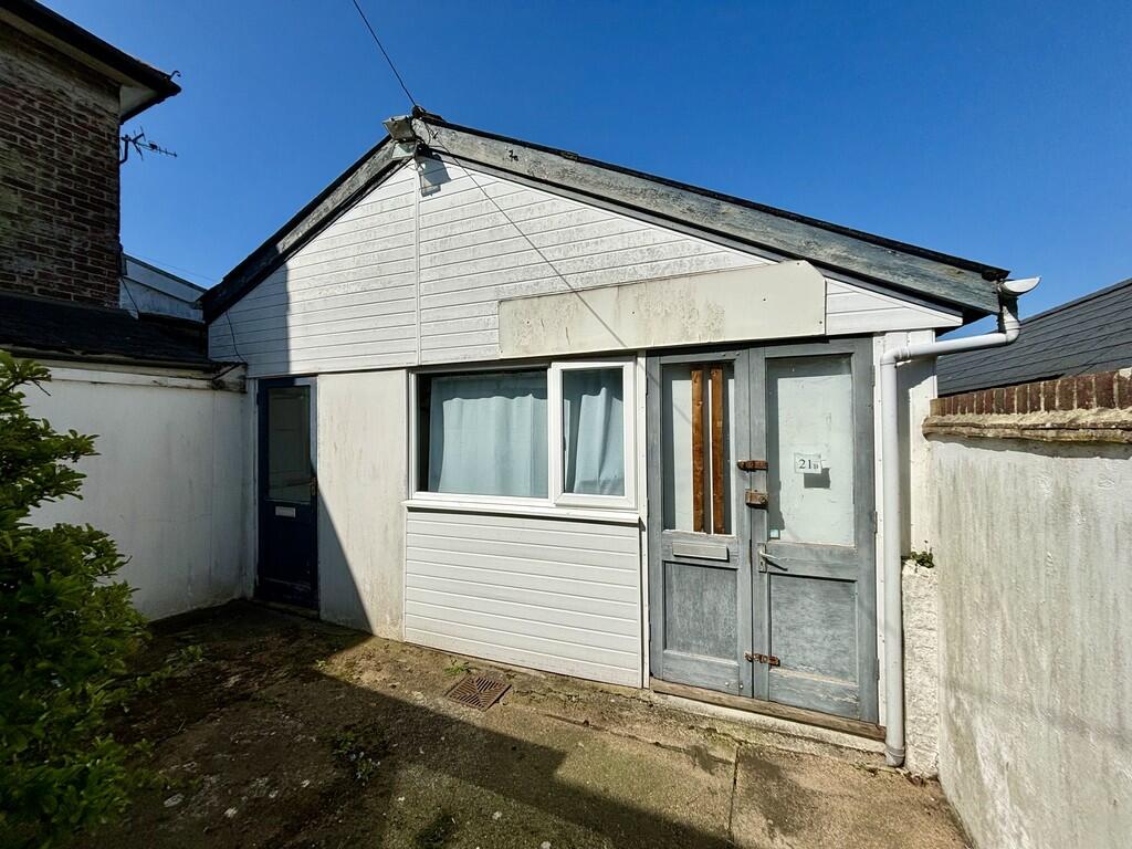 Main image of property: 21b & 21d High Street